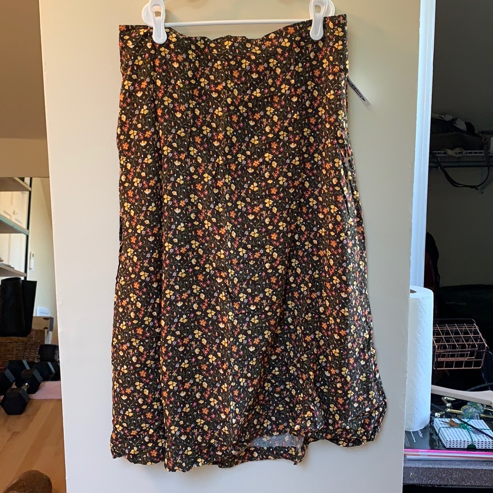 Old Navy floral midi skirt